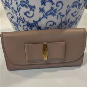Salvatore Ferragamo Leather Wallet in Blush Taupe with Vara Bow